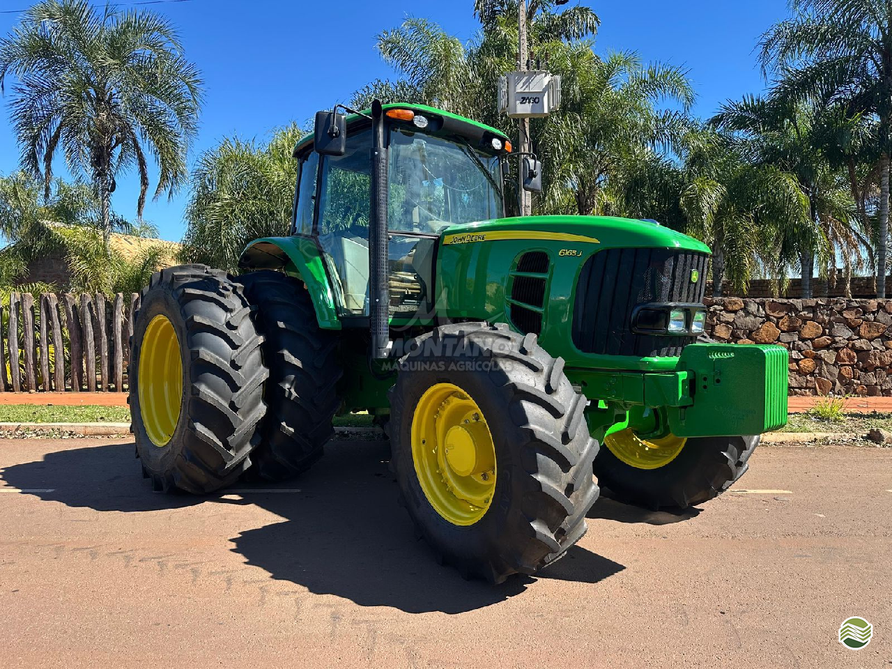 TRATOR JOHN DEERE JOHN DEERE 6165J Tração 4x4 Montano Máquinas Agrícolas LAGOA VERMELHA RIO GRANDE DO SUL RS